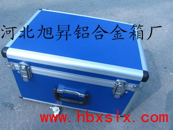 01铝合金包装箱
